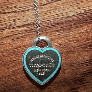 Medium Return to Tiffany Blue Outline Heart and 18" chain